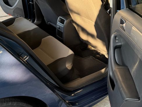 Used 2017 Volkswagen Jetta S image 9