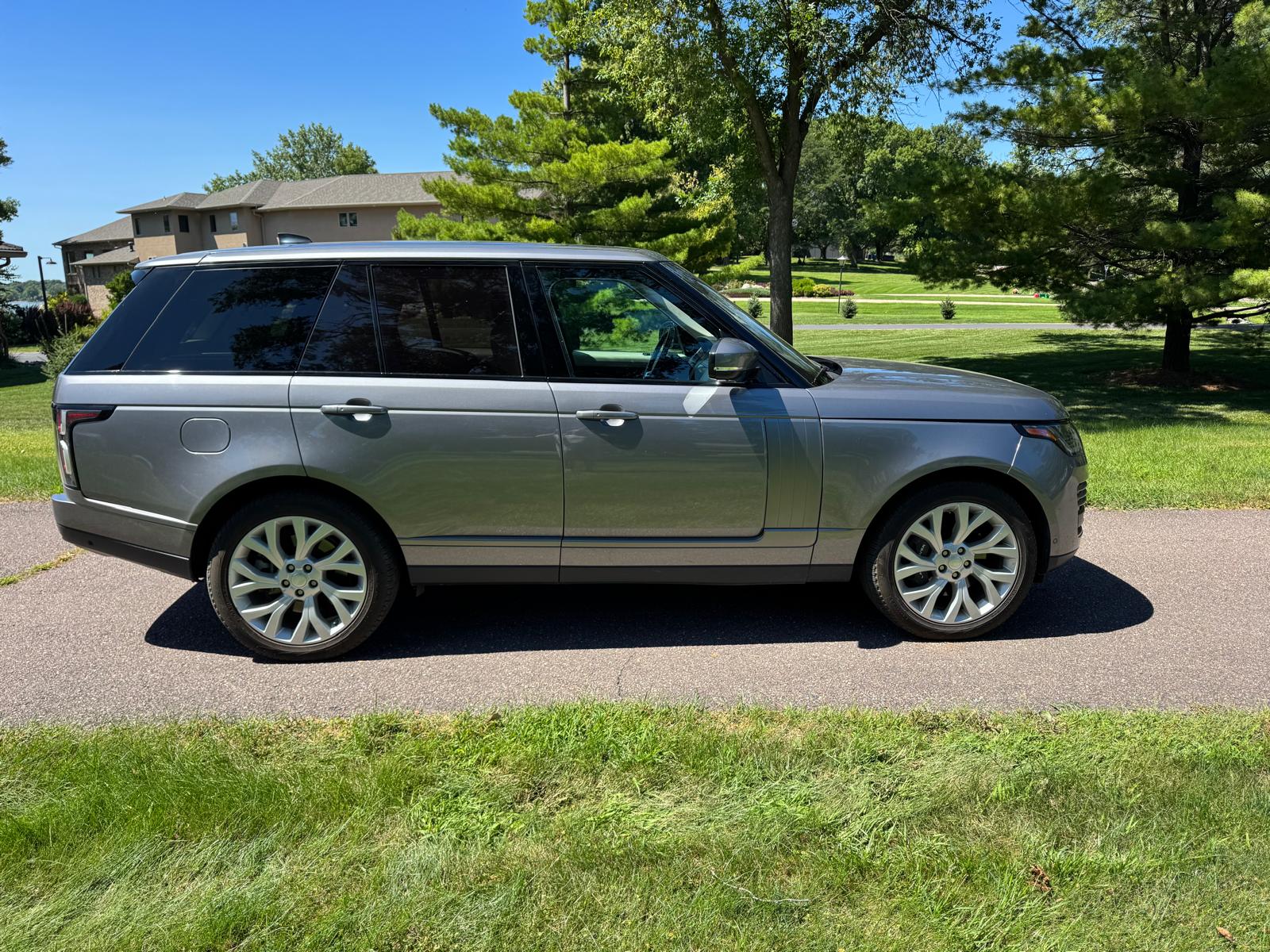 Used 2021 Land Rover Range Rover HSE AWD/4WD image 11