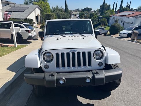 Used 2017 Jeep Wrangler Sahara image 2