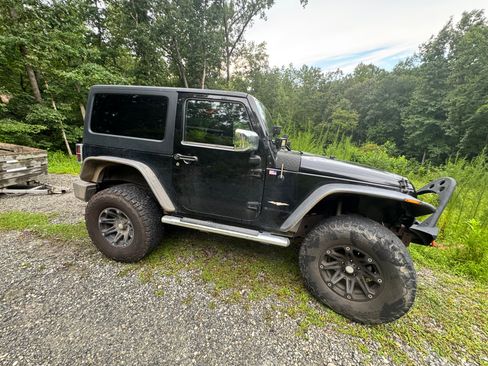 Used 2011 Jeep Wrangler Sahara w/ Mopar Chrome Edition Group AWD/4WD image 10