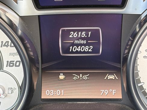 Used 2013 Mercedes-Benz SL 550 w/ Premium Pkg image 13