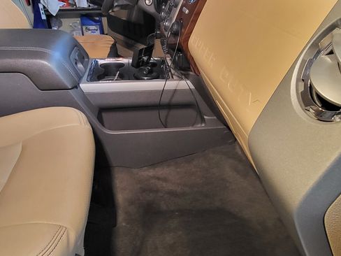 Used 2016 Ford F250 Lariat w/ Lariat Ultimate Package image 9