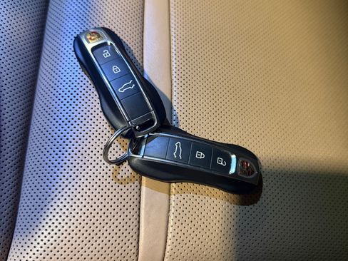 Used 2021 Porsche Cayenne S AWD/4WD image 15