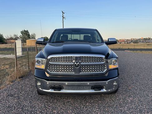 Used 2014 RAM 1500 Laramie w/ Convenience Group AWD/4WD image 4