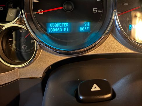 Used 2012 GMC Sierra 2500 SLE w/ Suspension Package, Off-Road AWD/4WD image 11