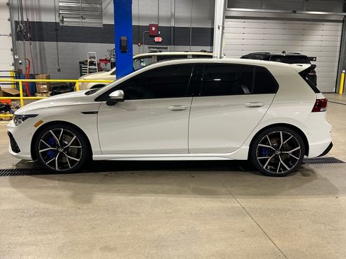 Used 2023 Volkswagen Golf R image 2