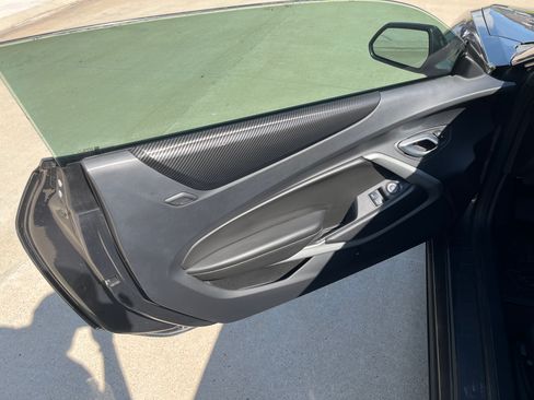 Used 2016 Chevrolet Camaro LT RWD image 15