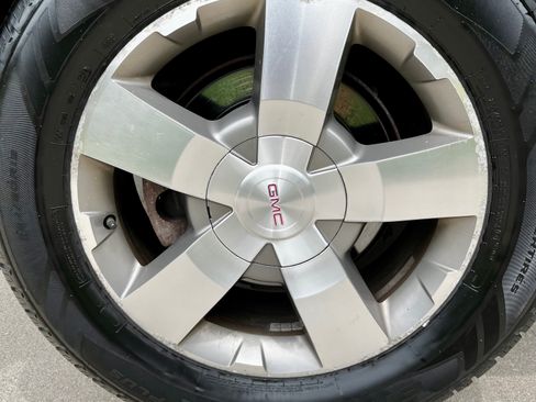 Used 2012 GMC Acadia SLT FWD image 32