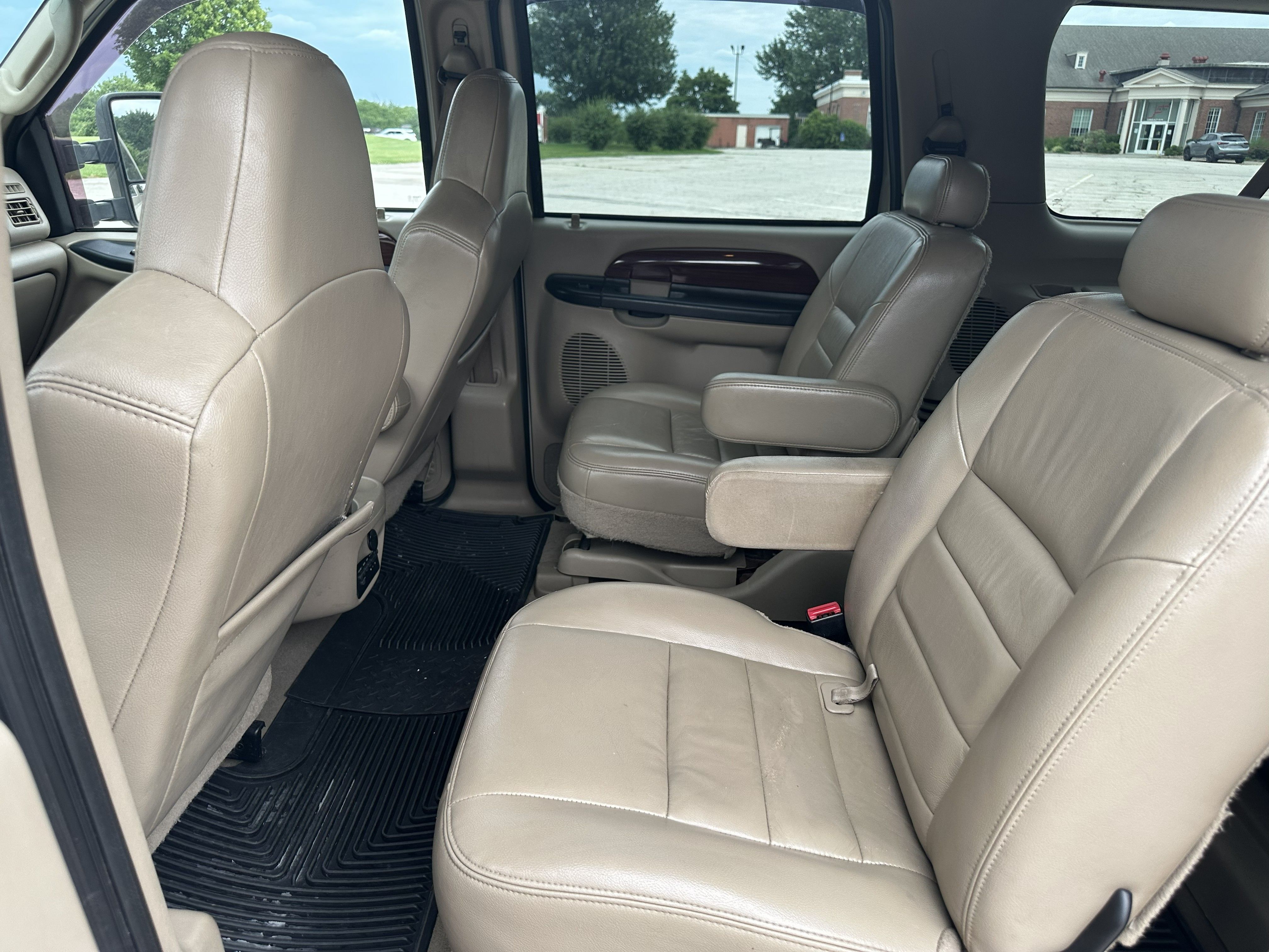 Used 2005 Ford Excursion Limited AWD/4WD image 13