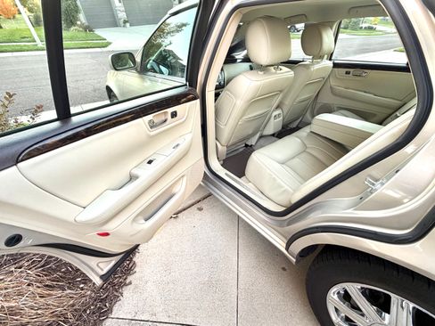 Used 2009 Cadillac DTS image 9