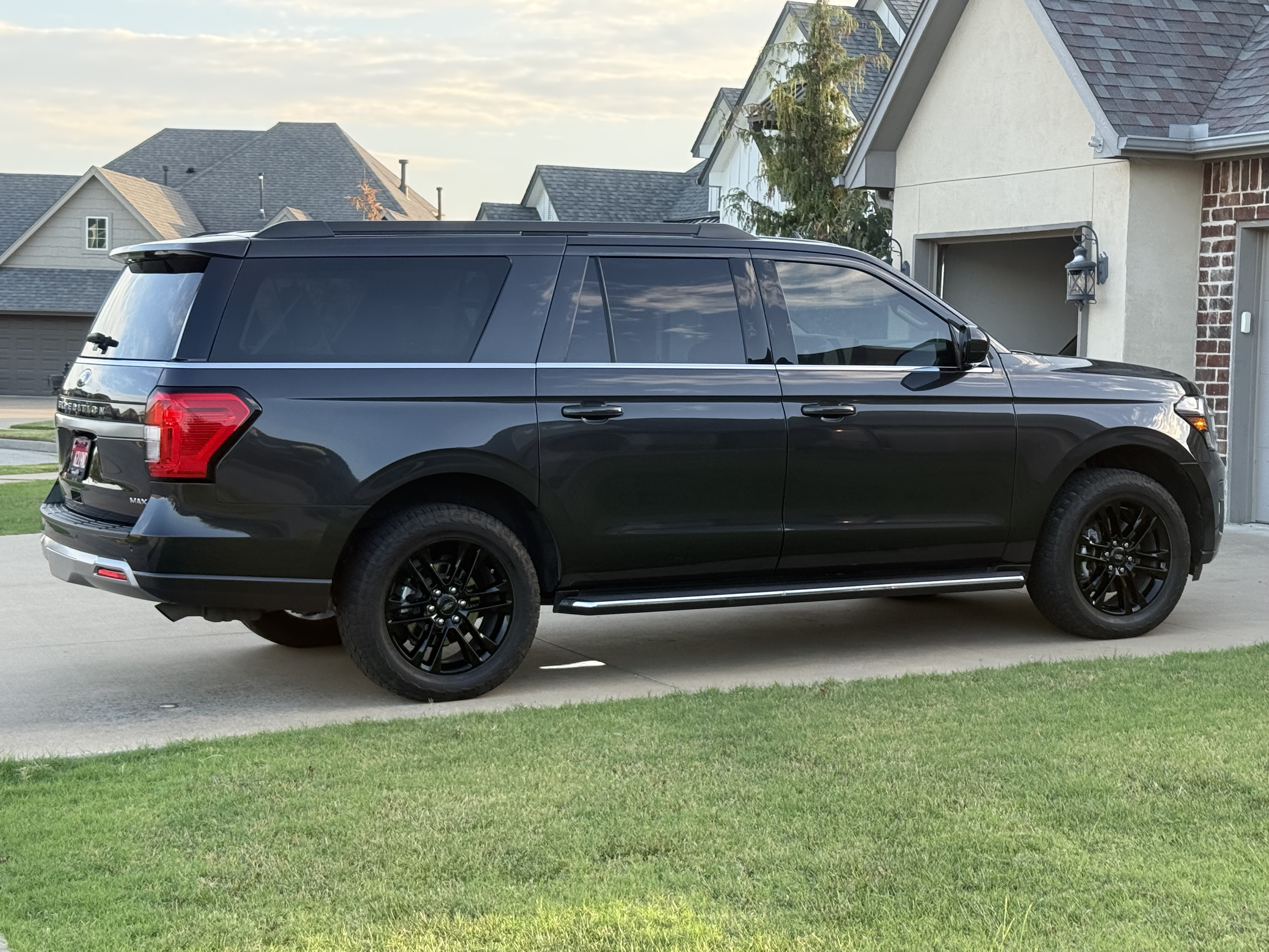 Used 2023 Ford Expedition Max XLT AWD/4WD image 11