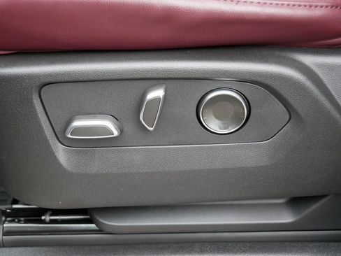 Used 2025 Cadillac Escalade ESV Sport w/ Touring Package image 14