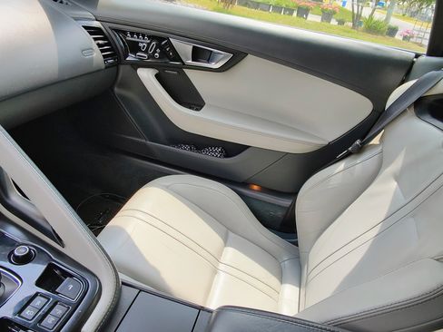 Used 2014 Jaguar F-TYPE S image 16