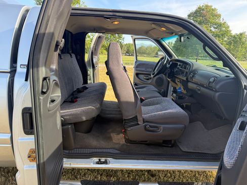Used 2002 Dodge Ram 2500 Truck 4x4 Quad Cab image 2