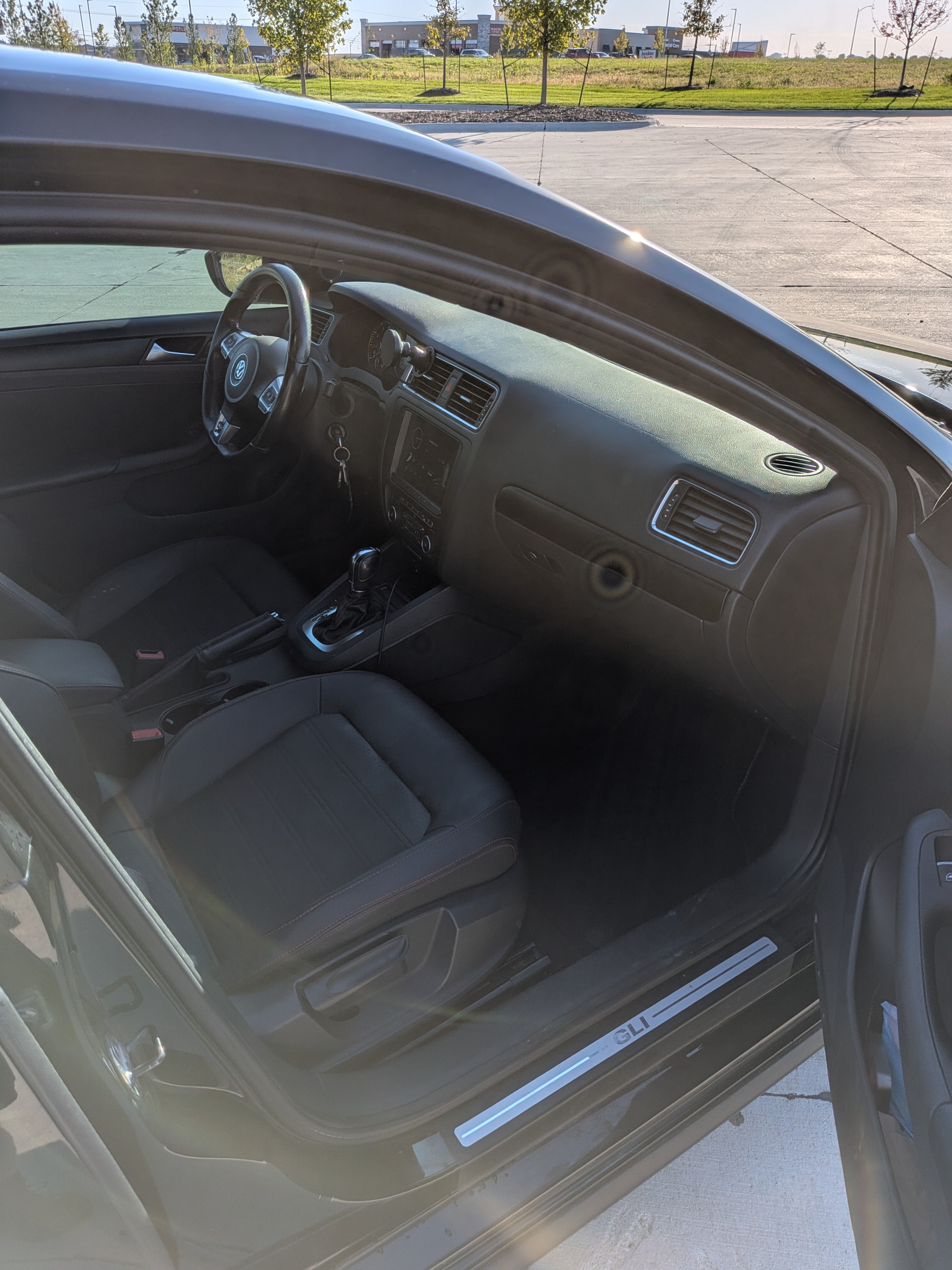 Used 2012 Volkswagen Jetta GLI FWD image 12