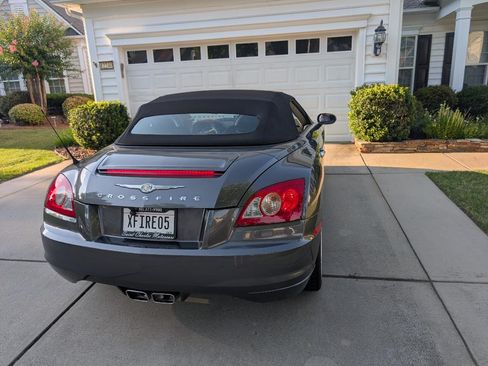 Used 2005 Chrysler Crossfire Limited RWD image 4