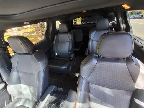 Used 2021 Toyota Sienna XSE image 10