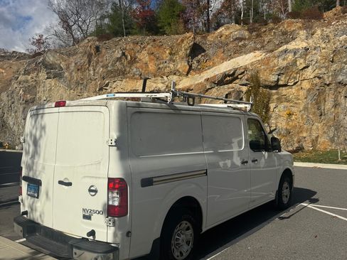 Used 2013 Nissan NV 2500 SV image 8