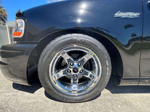 Used 2004 Ford F150 Lightning image 5