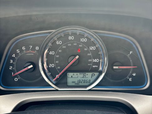 Used 2013 Toyota RAV4 Limited image 2