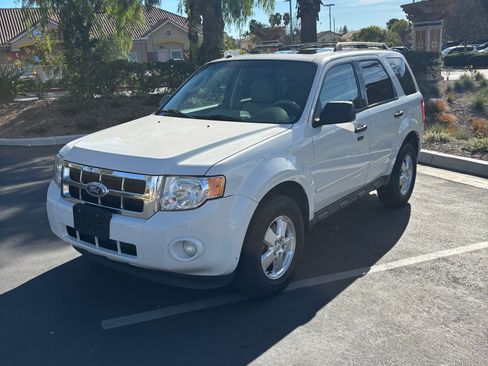 Used 2012 Ford Escape XLT image 1