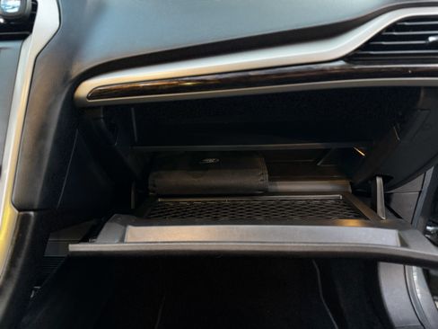 Used 2016 Ford Fusion SE w/ Equipment Group 202A image 22