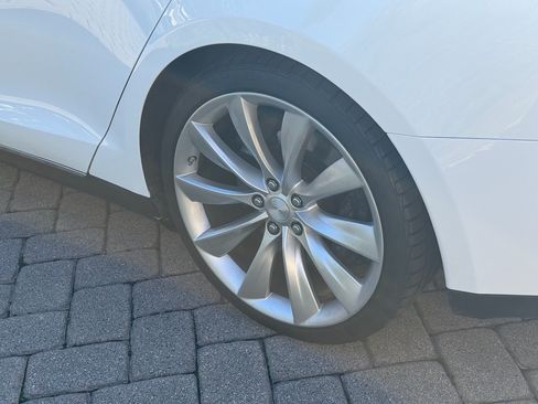 Used 2014 Tesla Model S image 11