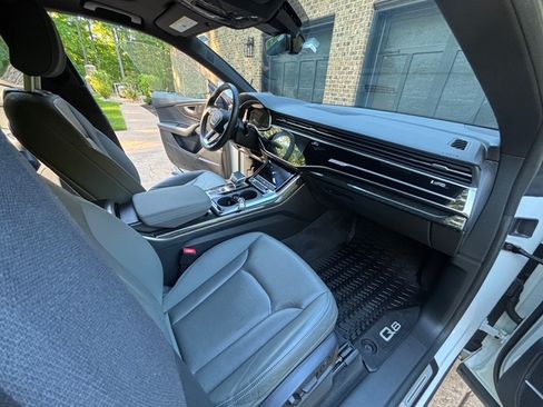 Used 2021 Audi Q8 Premium Plus AWD/4WD image 10