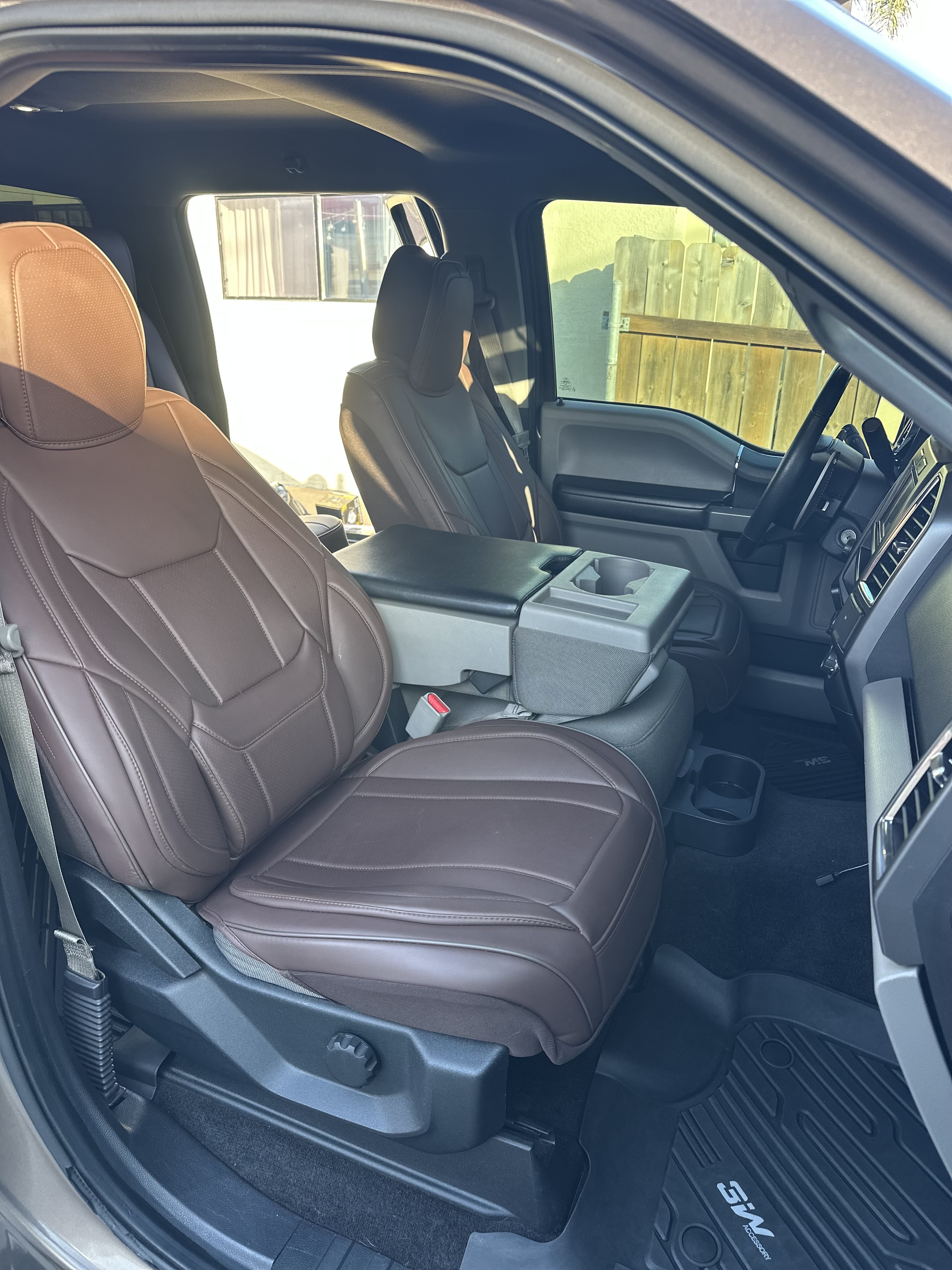 Used 2015 Ford F150 XLT w/ Equipment Group 301A Mid AWD/4WD image 13