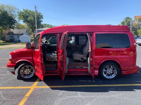 Used 2006 GMC Savana 1500 w/ Preferred Equipment Group image 19