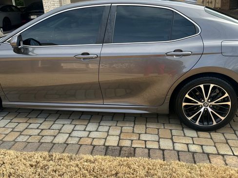Used 2019 Toyota Camry SE image 8