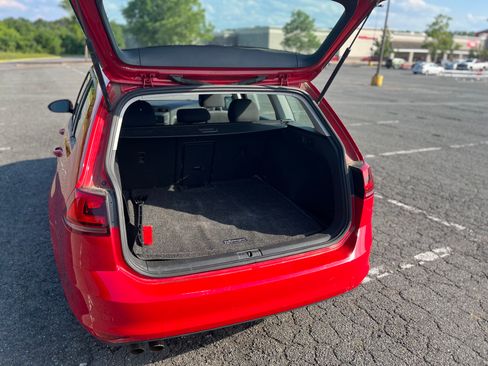 Used 2017 Volkswagen Golf S FWD image 9