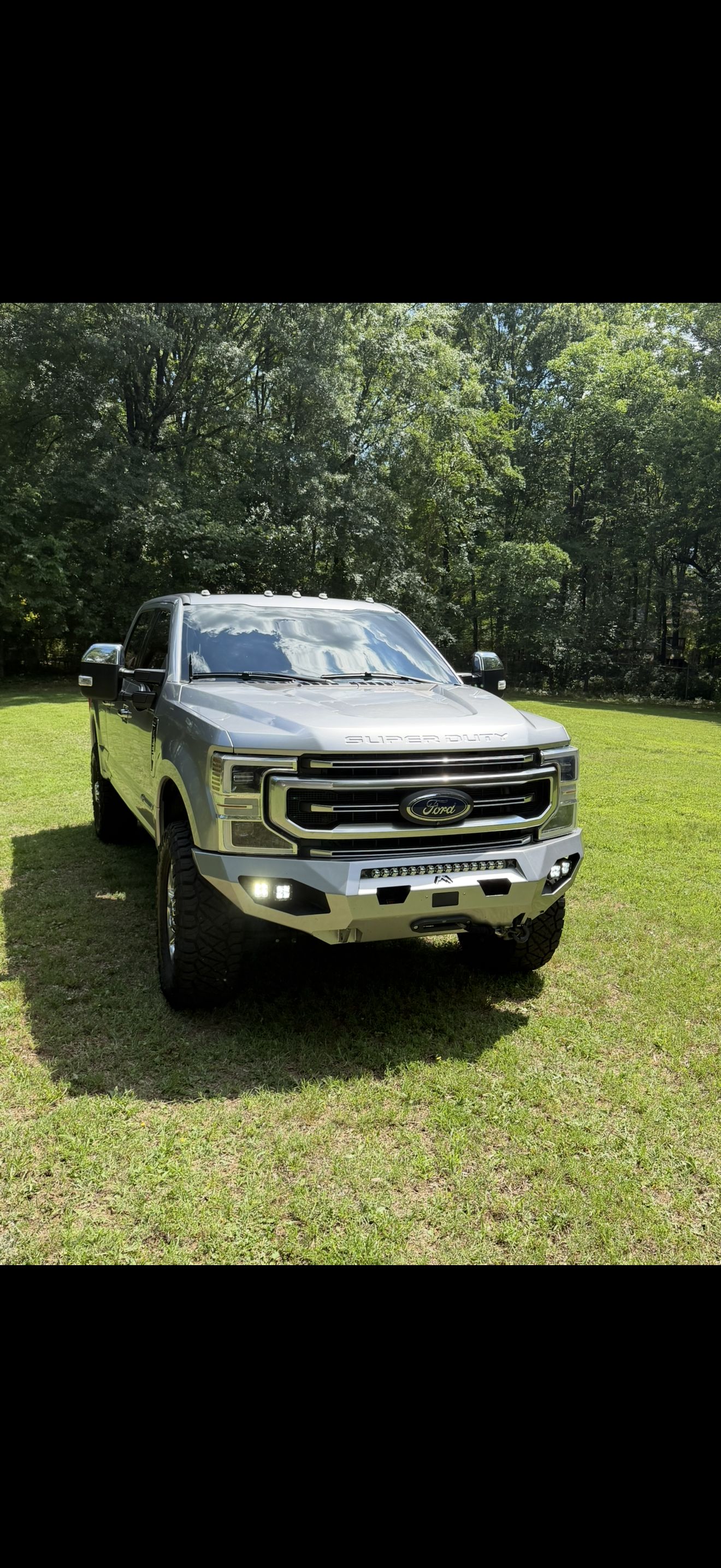 Used 2022 Ford F250 Platinum w/ FX4 Off-Road Package AWD/4WD image 5
