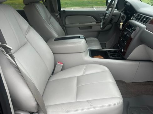 Used 2013 Chevrolet Avalanche LT w/ All-Star Edition AWD/4WD image 15