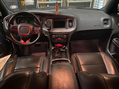 Used 2019 Dodge Charger SXT w/ Leather Interior Group RWD image 12