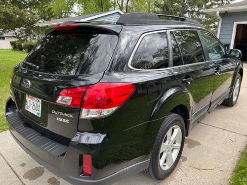 Used 2013 Subaru Outback 2.5i Premium w/ All-Weather Pkg AWD/4WD image 4