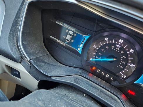 Used 2019 Ford Fusion SE image 5