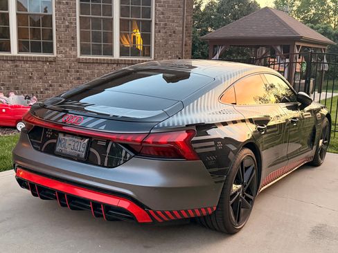 Used 2023 Audi RS e-tron GT image 5