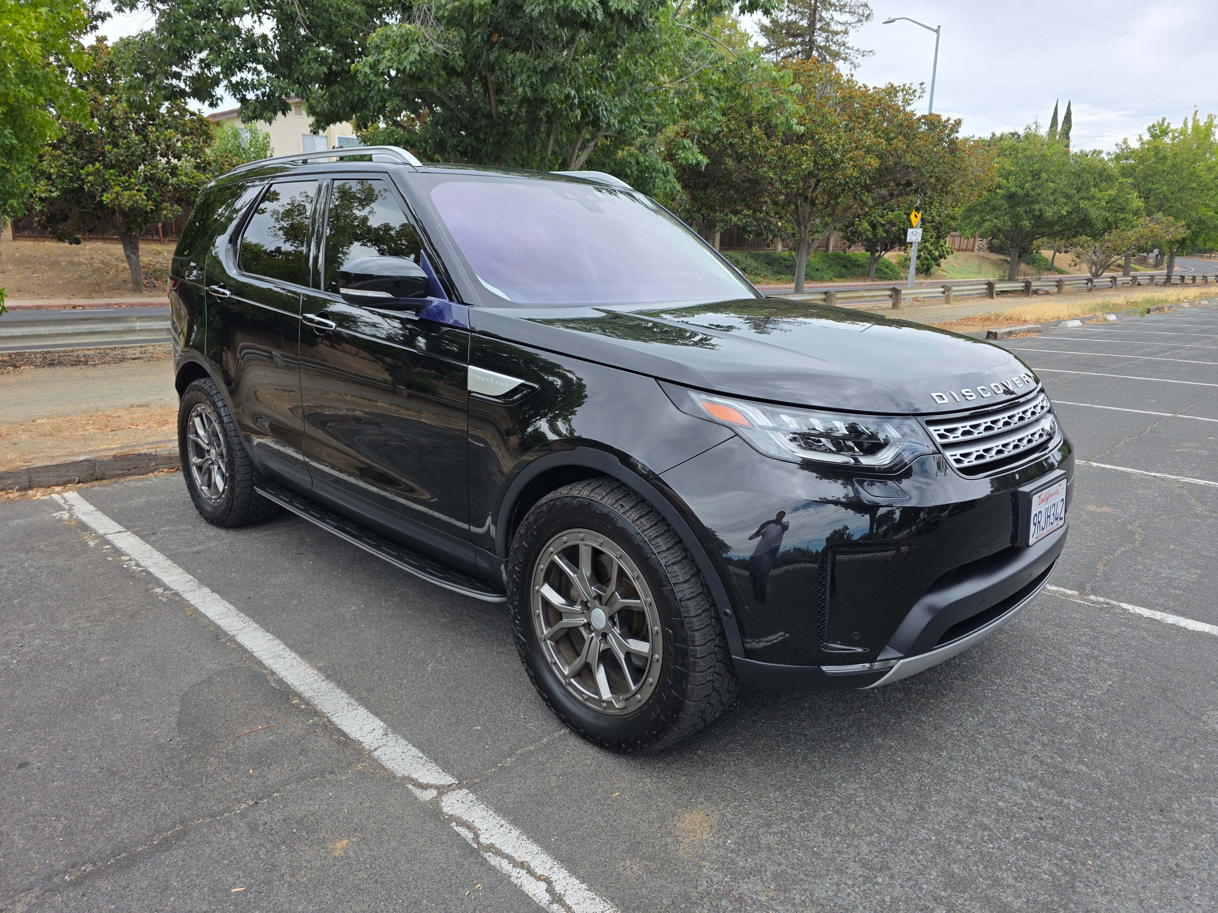 Used 2018 Land Rover Discovery HSE Luxury AWD/4WD image 9