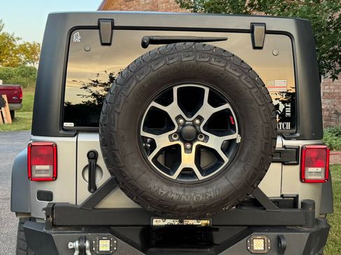 Used 2016 Jeep Wrangler Unlimited Sport w/ Quick Order Package 24S AWD/4WD image 5