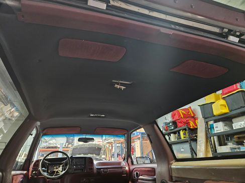 Used 1996 Chevrolet Tahoe 4WD 2-Door image 21