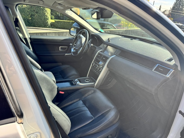 Used 2016 Land Rover Discovery Sport HSE AWD/4WD image 8