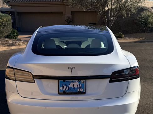Used 2022 Tesla Model S Standard Range image 4