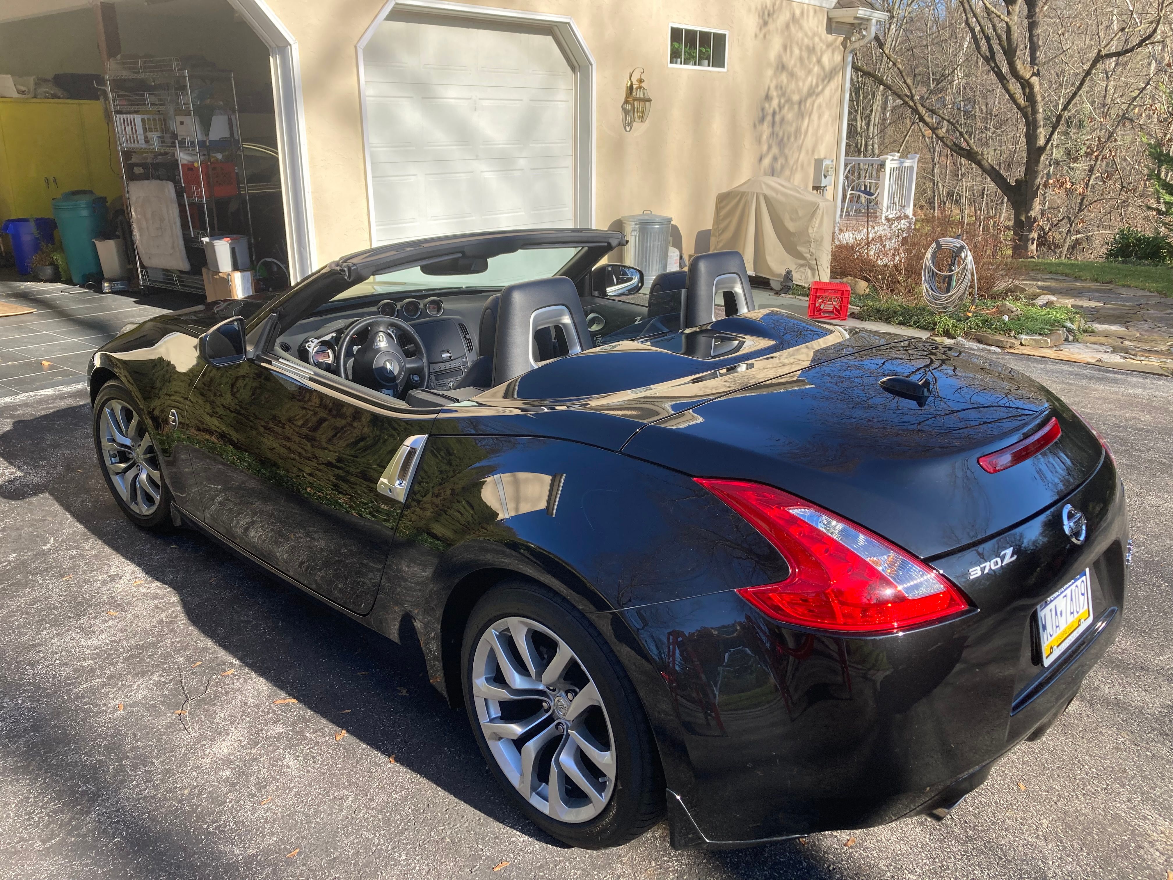 Used 2010 Nissan 370Z Touring RWD image 5