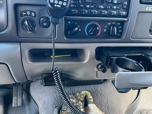 Used 2000 Ford Excursion XLT image 15