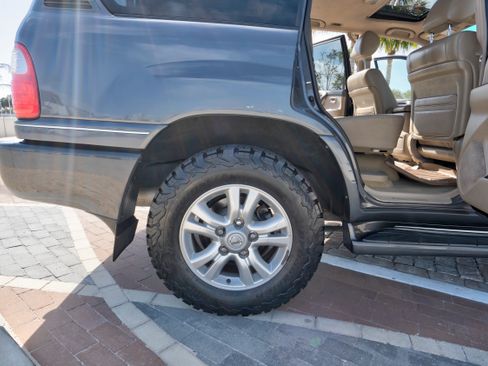 Used 2005 Lexus LX 470 4WD image 18
