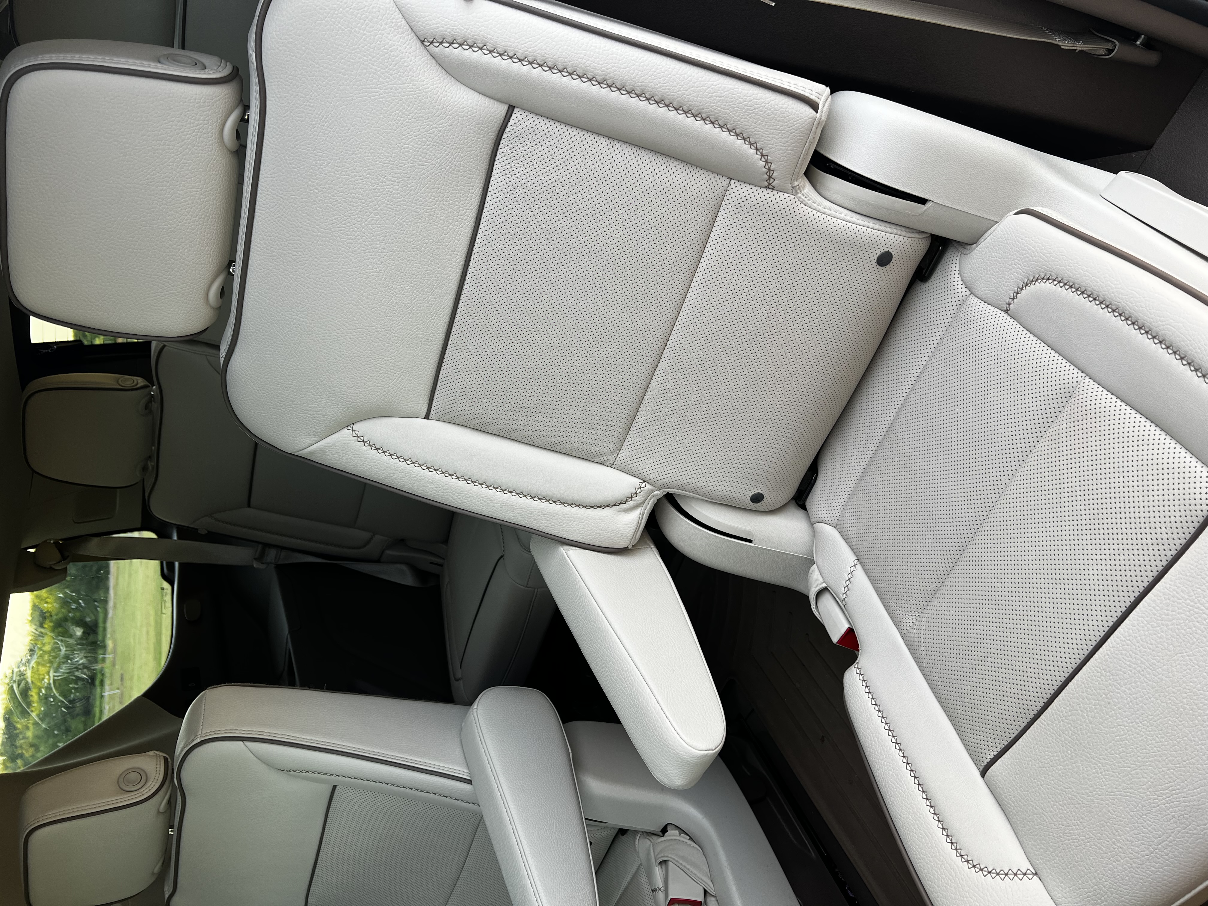 Used 2024 GMC Yukon Denali AWD/4WD image 12