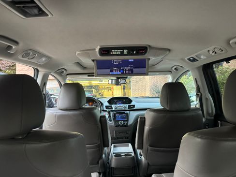 Used 2014 Honda Odyssey Touring Elite image 13