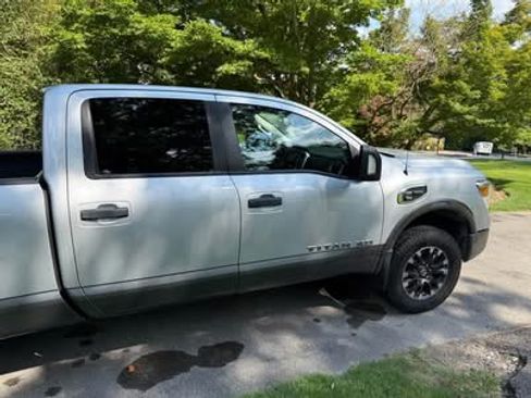 Used 2018 Nissan Titan PRO-4X AWD/4WD image 5