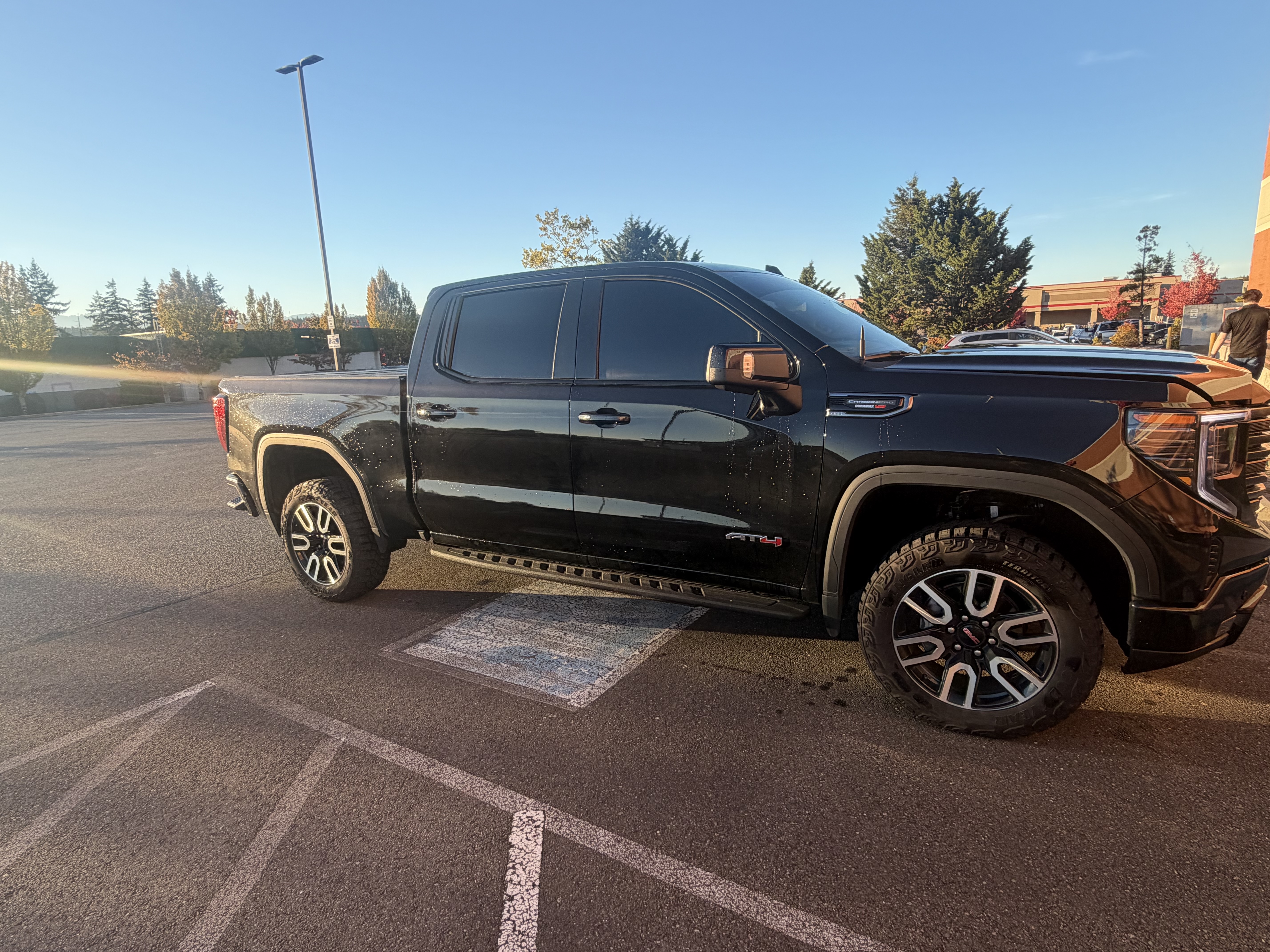 Used 2025 GMC Sierra 1500 AT4 w/ AT4 Premium Package AWD/4WD image 5